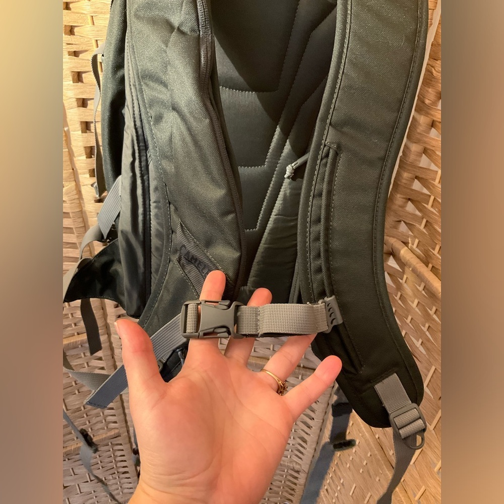 Camelbak Snoblast Skiing/Snowboarding Pack - Picture 10 of 11
